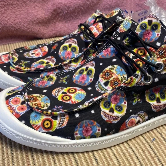 Summer Sneakers - Picture 2 of 4